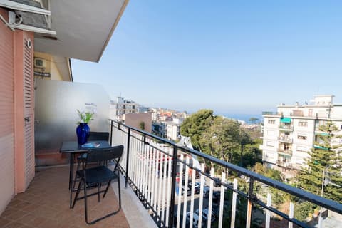 Emily Suites, Exterior