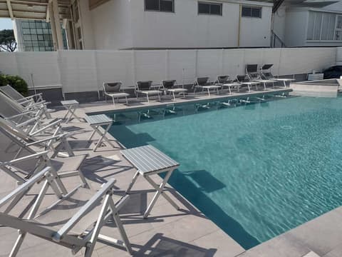 Ferretti Beach Hotel, Pool