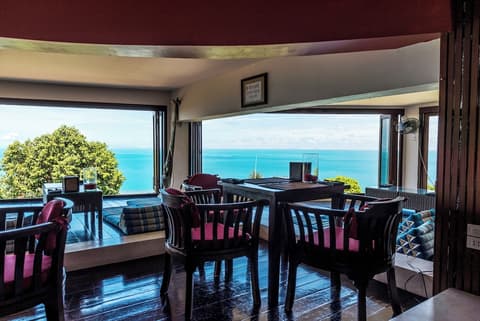 Sunset Hill Boutique Resort, Lobby lounge