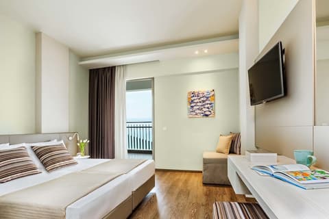 Ammon Zeus Luxury Beach Hotel, Room