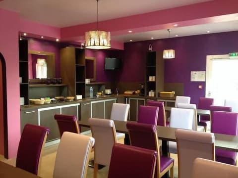 Comfort Hotel Orleans Olivet, Dining