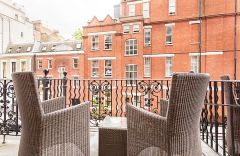 Presidential Apartments - Kensington, Room