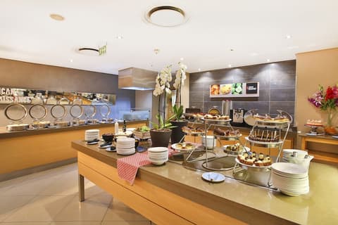 RH Hotel Pretoria, Buffet