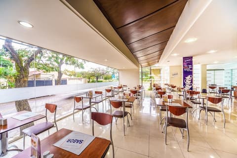 Hotel LP Santa Cruz Centro, Food court