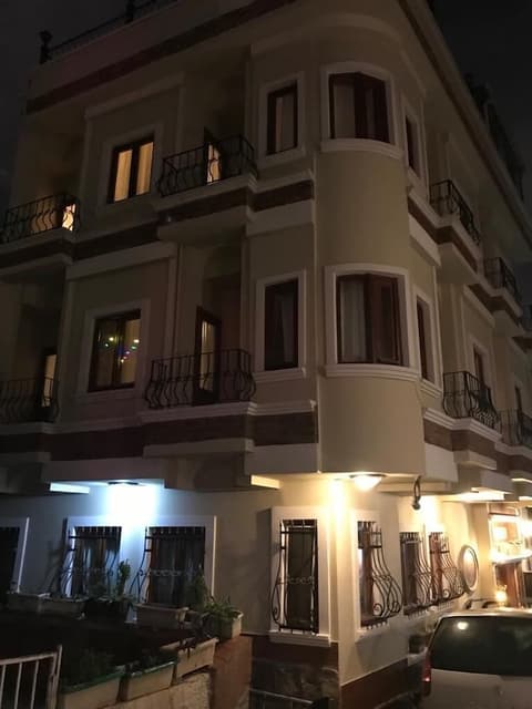 Berce Hotel, Property entrance