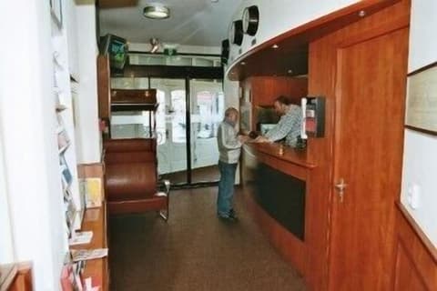 A Train Hotel, Reception