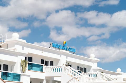 Montana Club Suite Hotel, Front of property