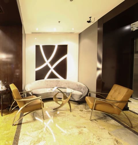 Number One Tower Suites, Reception