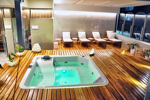 Hotel Dann Carlton Bucaramanga, Indoor spa tub