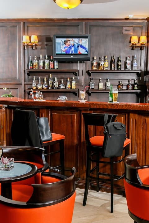 Hotel International Bucharest, Bar (on property)