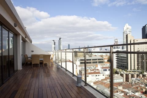 Holiday Inn Istanbul Sisli by IHG, Terrace/patio