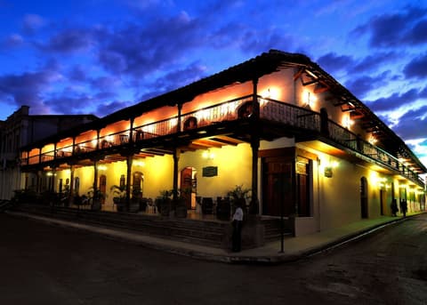 Hotel Plaza Colon, Exterior