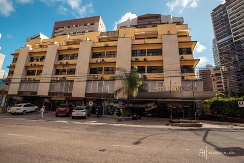 Rede Andrade Coimbra, Exterior