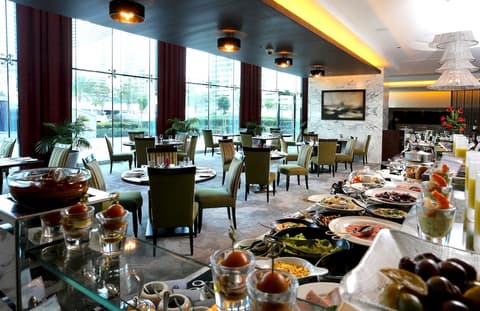 voco Bonnington Dubai by IHG, Restaurant