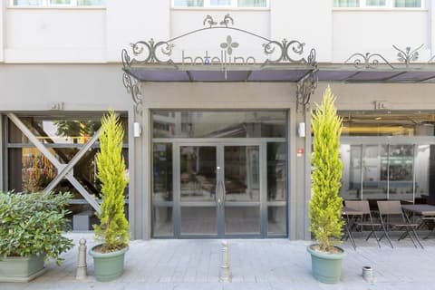 Hotellino, Property entrance