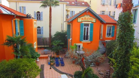 Maison Durante, Garden