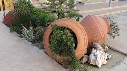 Hotel Aria, Property grounds