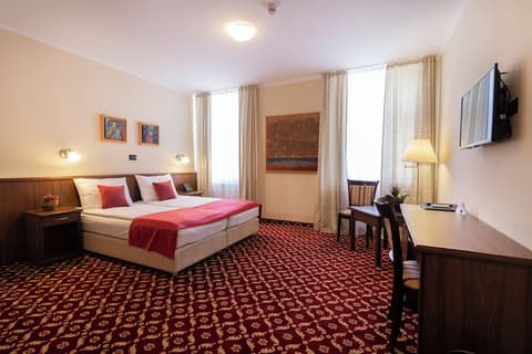 Hotel Continental, Room