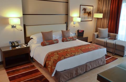 Khalidiya Palace Rayhaan by Rotana, Room