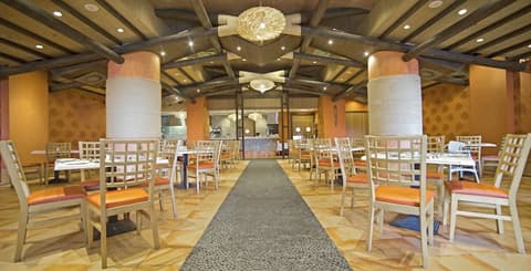 Holiday World Polynesia, Restaurant