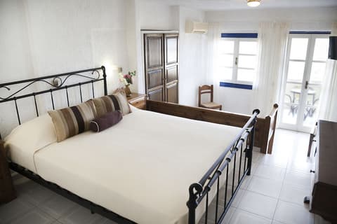 Elpida Village, Room