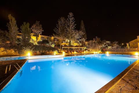 Elpida Village, Pool