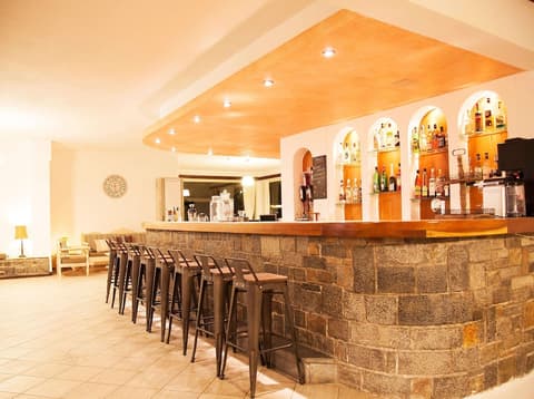 Elpida Village, Bar (on property)