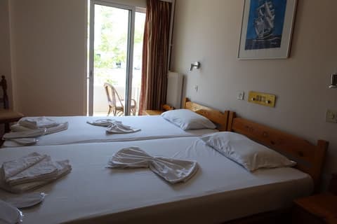 Bristol Hotel & Apartments, Room