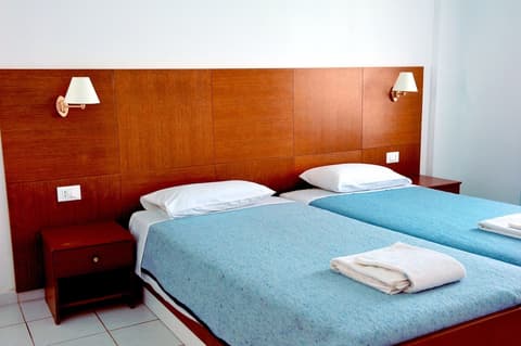 Mirabella Apartments, Room