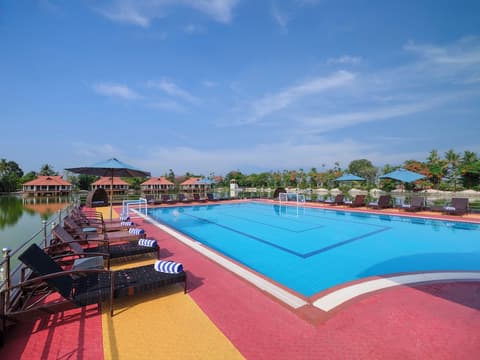 Sterling Lake Palace Alleppey, Pool