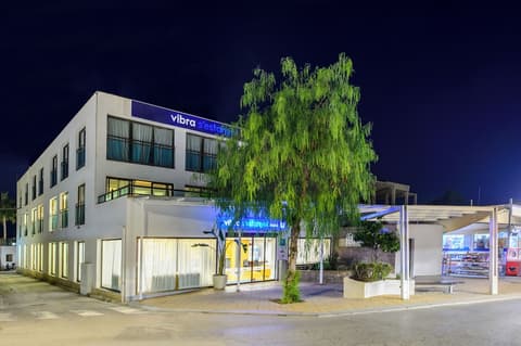 Hotel Vibra S´Estanyol, Front of property - evening/night