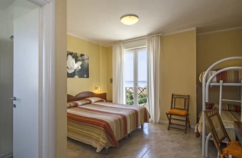 Hotel Bencista, Room