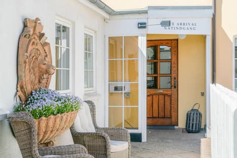 Skagen Harbour Hotel, Interior entrance
