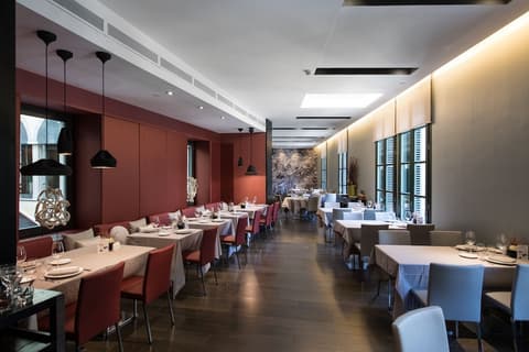 Catalonia Catedral Hotel, Dining