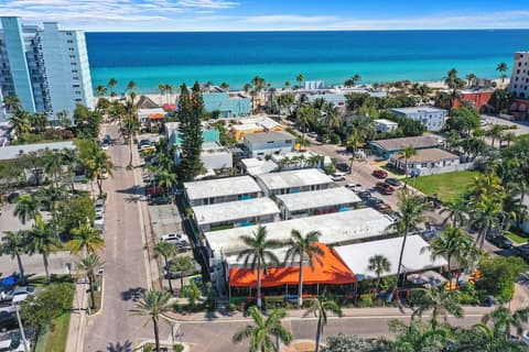 Hollywood Beach Suites, Beach