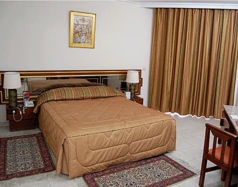 Hotel Diplomat, Room