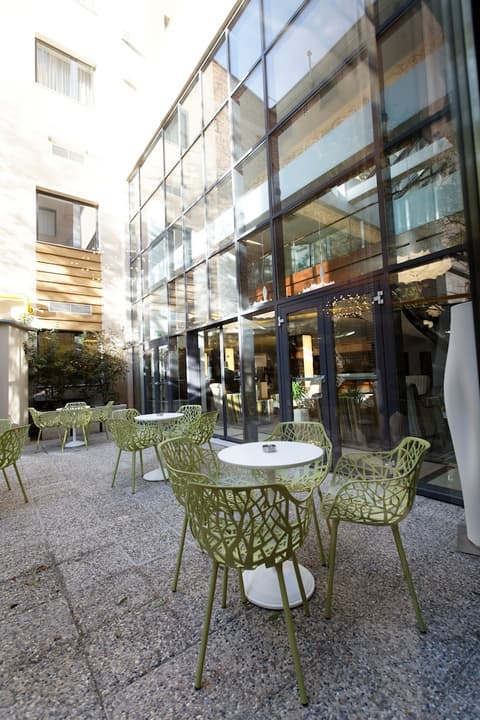 Capital Plaza Hotel, Terrace/patio