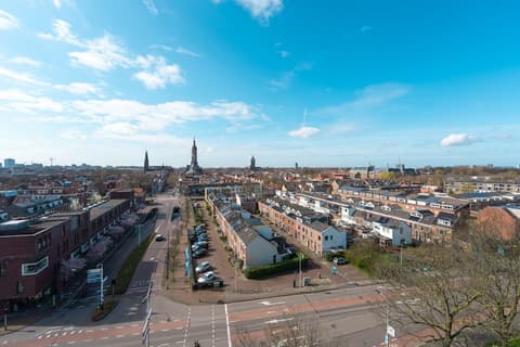 Hampshire Delft Centre, Room