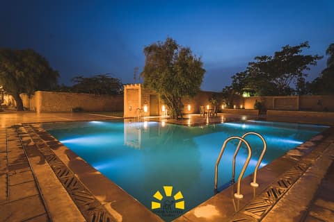 Hotel Golden Haveli, Pool