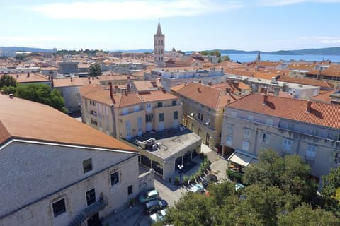 Teatro Verdi Hotel, Exterior