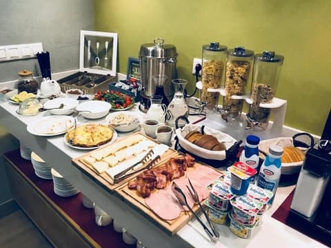 Hotel Garnet Tbilisi, Breakfast area