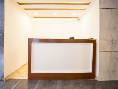 OYO 16375 Melfort Inn, Reception