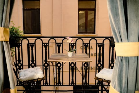 MammaDada, Interior detail