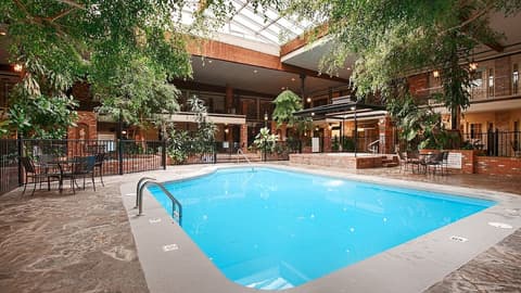 Heritage Inn, Pool