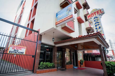 Hotel Acapulco, Parking