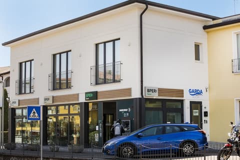 Garda Room, Front of property