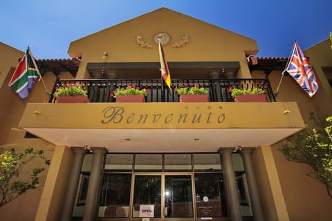Benvenuto Hotel and Conference Centre, Property entrance