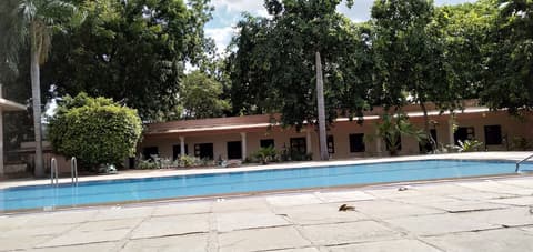 Hotel Dev Vilas, Outdoor pool