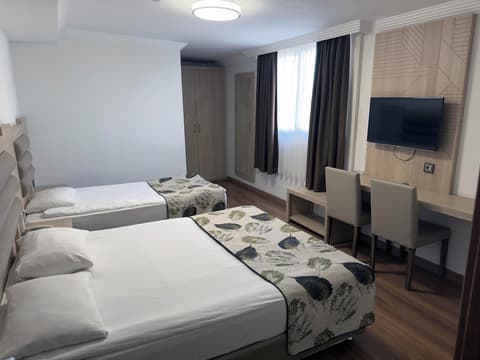 Hotel Mandalin, Room