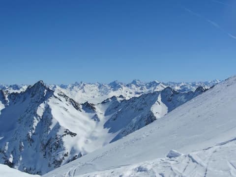 Arlen Lodge Hotel, Skiing